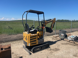 Mini-excavatrice sur chenilles compacte CFG MX12RX, modèle 2025, pour travaux d'aménagement paysager et de terrassement - Product Image 4
