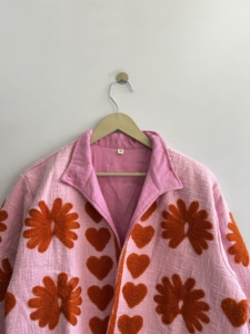 Chaqueta Bordada de Algodón TNT Estilo Indio, Color Rosa Bebé, Hecha a Mano, Estilo Boho para Mujer - Product Image 4