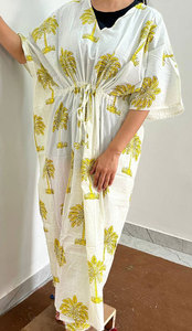 Vestido Kaftan de Algodón Estampado para Mujer, que Combina Estampados Clásicos, Comodidad Relajada y un Toque de Moda Moderna - Product Image 3
