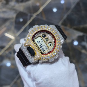 Montre numérique à quartz pour hommes et enfants avec boîtier en strass, bracelet en caoutchouc, résistante aux chocs, alarme, chronographe, affichage LED, style luxueux - Product Image 2