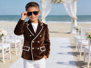 Costume de blazer croisé en velours bordeaux pour garçons, idéal pour les mariages, les cérémonies de plage et les occasions formelles - Product Image 5