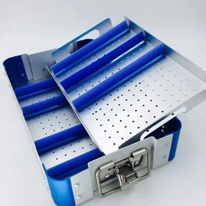 Boîte de stérilisation et de désinfection manuelle en aluminium argenté de qualité allemande par Mahfooz Instruments, conteneur stérilisé CE ISO - Product Image 6