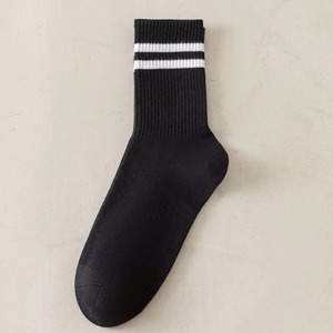 Chaussettes noires pour hommes avec rayures blanches, en coton tricoté respirant, pour un usage quotidien, style printemps, coupe classique - Product Image 4