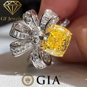 Bague en platine avec diamant jaune naturel taille coussin GIA et diamants pavés sur le côté, style antique, joaillerie fine - Product Image 3