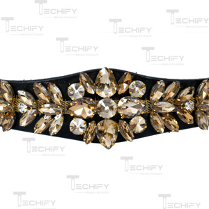 Fronture de luxe en cristal pour cheval – Fronture en cuir noir avec strass dorés - Product Image 5