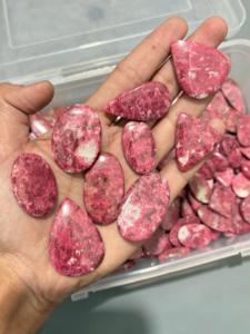 Cabochons de Thulite Polis et Calibrés de 9 mm, Formes Mixtes, Pierres Précieuses Roses Personnalisées en Vrac pour la Fabrication de Bijoux - Product Image 3
