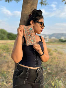 Nouveau Style occidental coloré en cuir usiné pochette femmes conçu sac à main vente chaude taille compacte en cuir usiné embrayages à la mode - Product Image 2