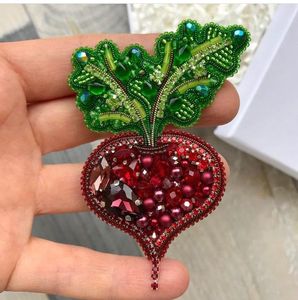 Broche artisanale brodée de perles, accessoire décoratif pour vêtements, sacs et chapeaux, magnifique broche perlée brodée à la main, cadeau unique - Product Image 2