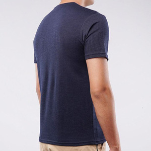 Camiseta de Cuello Redondo Texturizada y Transpirable para Hombre, Logotipo Personalizado, Color Sólido, 100% Algodón, Ropa Urbana de Manga Corta, Fabricante OEM ODM, EE. UU. - Product Image 3