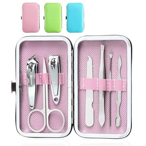 Kit de manicura y pedicura de acero inoxidable de 6 piezas con estuche - Product Image 6