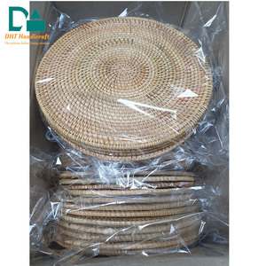 Set de table rond antidérapant en jute tissé classique de 38cm avec pompon et franges - Product Image 6