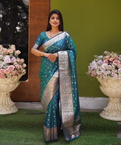 Sari Tradicional Indio de Seda Banarasi con Trabajo de Tejido Zari para Bodas y Eventos Festivos, Atuendo para Mujer - Product Image 1