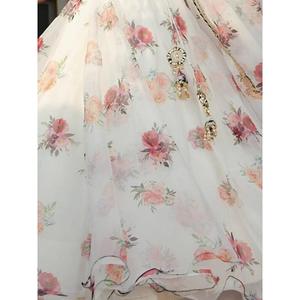 Lehenga choli ผ้าโปร่งพิมพ์ลายสีขาวดีไซน์หรูหราสำหรับผู้หญิง - Product Image 1