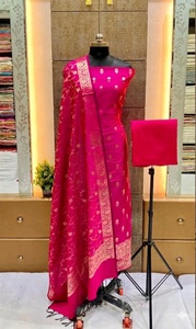 Luxuriöser Seiden-Punjabi-Anzug für Damen Traditionelles Salwar Kameez Set für Festliche Anlässe Hochzeitskollektionen und Einzelhandelsunternehmen - Product Image 4