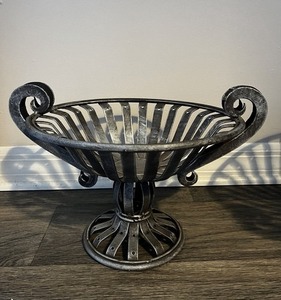 Corbeille à fruits sur pied de luxe moderne, élégante, avec poignées à motifs, en argent antique rustique, écologique, pour centre de table de fête - Product Image 6