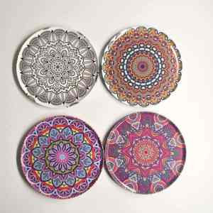 Conçue à des fins décoratives, cette assiette murale mandala colorée allie une esthétique contemporaine à des artisanats traditionnels. - Product Image 5