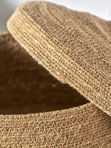 Panier rond à couvercle en jonc de mer naturel Pacific Lifestyle, fait main, pour rangement, vente en gros, écologique, fabriqué au Vietnam - Product Image 5
