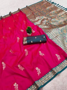 Sari en soie Banarasi tissé, dernier design, avec franges, pour les occasions festives, disponible à prix abordable. - Product Image 2