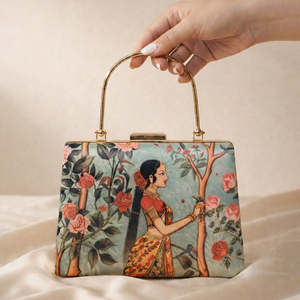 Bolso de Mano con Estampado de Retrato de Mujer Tradicional, Bolso Étnico para Mujer, para Bodas y Eventos - Product Image 1