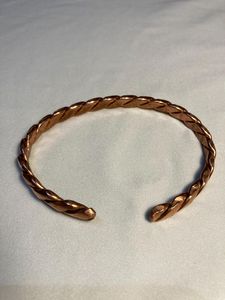 Le bracelet au design lisse et confortable le rend adapté à un usage régulier - Product Image 5