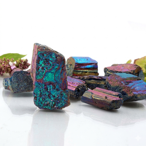 Cuarzo Aura Arcoíris en Bruto al por Mayor – Piedra Natural Recubierta de Titanio a Granel para Joyería y Sanación - Product Image 1