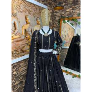 Hermoso trabajo de bordado pesado Lehenga Choli para ropa de fiesta - Product Image 3