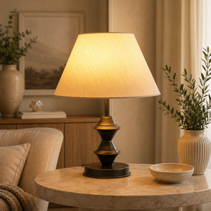Lámpara de Mesa Metálica Heritage con Base Resistente y Pantalla de Tela de Lino, Luz Ambiental Suave para Decoración de Dormitorio o Sala de Estar - Product Image 1