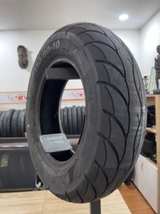 Pneu tubeless en caoutchouc naturel KUMA K201 fabriqué au Vietnam, neuf, 110/70-12, 3.00-17 TL, pneu de scooter de haute qualité fabriqué au Vietnam, 20 000 km - Product Image 4