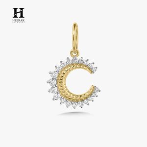 Proveedor de Joyería Personalizada al por Mayor: Dije de Oro Macizo de Lujo con Diamante e Inicial C en Forma de Creciente - Product Image 5