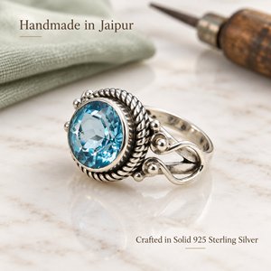 Anillo de Promesa Boho de Plata de Ley con Topacio Azul, Engaste de Bisel y Baño de Rodio, Anillo de Boda para Mujer, Piedra de Nacimiento de Diciembre - Product Image 4