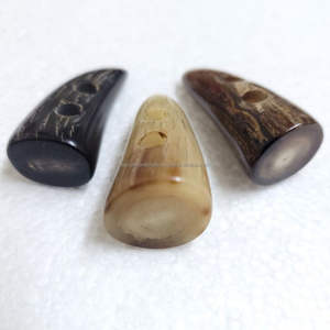 Botón de palanca de cuerno personalizado, resina lavable, 2 agujeros, botón de palanca de cuerno para coser de plástico para ropa - Product Image 1