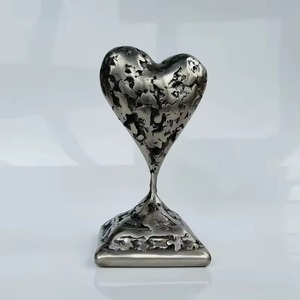 Sculpture métallique artistique avec finition unique pour les intérieurs modernes, sculpture de jardin extérieure en matériau de haute qualité - Product Image 4