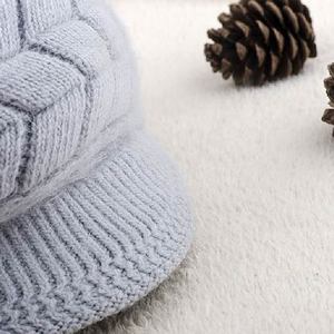 Gorro de invierno cálido para mujer con visera, gorra de punto chevron estilo Newsboy con ala, gorro suave y holgado tipo Cabbie, gorro térmico para esquí al aire libre - Product Image 5