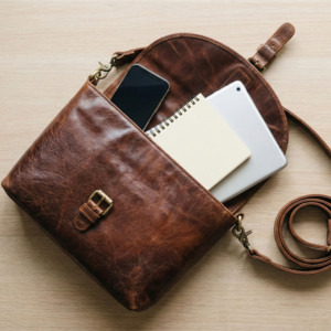 Bolso de Hombro de Cuero Marrón Hecho a Mano – Bolso Bandolera Ajustable para Uso Diario - Product Image 2
