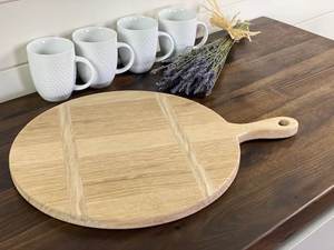 Planche à découper arrondie en bois avec poignée, écologique, durable, pour fruits, légumes et pizzas, design moderne - Product Image 4