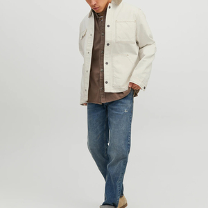 แจ็คเก็ตยีนส์ฤดูหนาวราคาดีที่สุดสำหรับผู้ชาย ออกแบบโลโก้ได้ตามต้องการ คุณภาพสูง สีพื้น สตรีทแวร์ สไตล์ใหม่ ผลิตแบบ OEM - Product Image 5