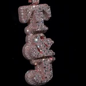 Collar con Colgante de Moissanita VVS Personalizado en Oro Rosa para Amantes Cristianos, Joyería Iced para Hombre, Estilo Hip Hop - Product Image 1