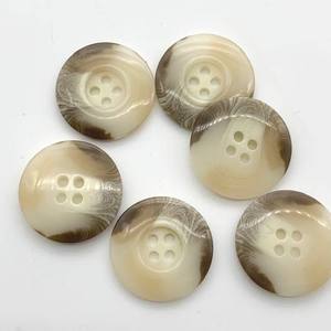 Boutons en corne de buffle, écologiques, faits à la main, durables, ronds, style moderne pour vêtements - Product Image 3