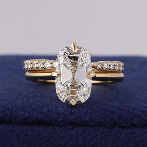 Ensemble de bagues de mariée en or 10 carats avec diamant de laboratoire taille coussin 4 carats, certifié IGI - Product Image 1