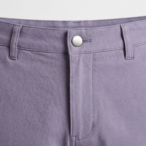 กางเกงขาสั้นผ้าแคนวาสทรงลำลองเอวกลางสำหรับวิ่งและกอล์ฟ ระบายอากาศได้ดี ยืดได้ 4 ทิศทาง ซับเหงื่อ พร้อมโลโก้สั่งทำพิเศษ รุ่นสปอร์ตสำหรับผู้ชาย ปี 2025 - Product Image 4