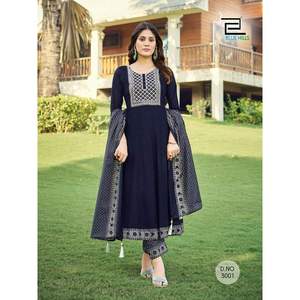 IMPRIMÉ RAYONNE À LA MODE AVEC FIL DE BRODERIE TOP BAS AVEC DUPATTA BLEU MARINE - Product Image 1