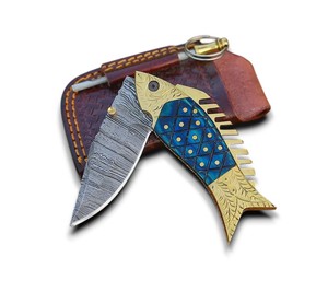 มีดพับเหล็กดามัสกัสคุณภาพระดับมืออาชีพจากโรงงานโดยตรง สำหรับตั้งแคมป์/ตกปลา ความแข็ง 58 HRC คมกริบ ระดับอุตสาหกรรม ด้ามไม้ทองเหลือง - Product Image 1