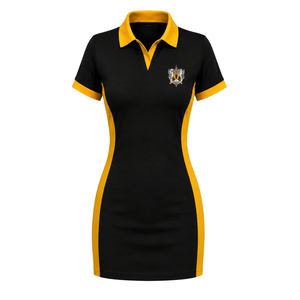 Vestido Polo Negro y Dorado para Mujer, Cuello en Contraste, Manga Corta, Uniforme Deportivo con Paneles Laterales y Emblema en el Pecho - Product Image 1