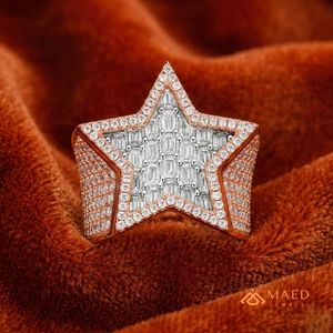 Anillo de Moissanita Estrella en Oro Rosa para Hombre, Chapado en Oro Rosa de 14K, Estilo Iced Out, Joyería Fina de Lujo Hip Hop, Regalo con Corte Baguette - Product Image 5