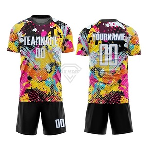 Tenue de football pour jeunes fabriquée au Pakistan 2026, uniforme de football personnalisé avec impression de logo, tailles plus grandes, uniforme de football pour équipe - Product Image 3