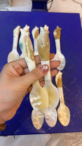 ช้อนซุปเปลือกหอยมุกขนาดใหญ่ทำมือ ทัพพีเปลือกหอยขนาดใหญ่ ภาชนะใส่อาหารเปลือกหอยธรรมชาติ ช้อนส้อมสำหรับบุฟเฟ่ต์อาหารหรูหรา - Macy - Product Image 3