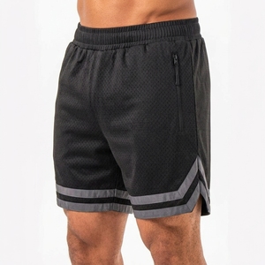 Pantalones Cortos Deportivos de Malla Negra Personalizados para Hombre con Franja Lateral, Cintura Elástica, Tejido de Punto de Secado Rápido, Corte Medio - Product Image 1