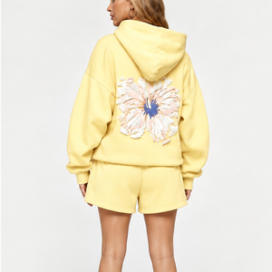 Ensemble sweat à capuche et short personnalisé pour femme, en polyester et coton, style décontracté, deux pièces, streetwear avec impression en relief pour personnalisation - Product Image 1