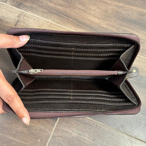 2025 Fabricante al por mayor Patrón de cocodrilo Cartera de cuero con cremallera para mujer con correa de mano de agarre Embrague de gran capacidad - Product Image 6