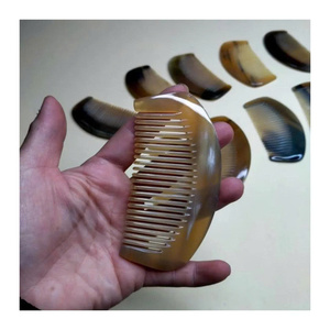 Peigne en corne naturelle durable fait à la main, peigne à cheveux en corne de buffle, magasin de bien-être, fournisseur de produits écologiques, Vietnam 99 GD - Product Image 2